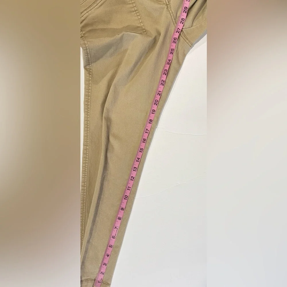 Van Heusen Khaki Pants Women Size 8 Slim Tapered Stretch Work Casual Beige - Picture 6 of 7